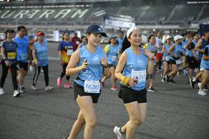 BIB: 1130, 309
                            <button type="button" onclick="openModal(10465493)" class="btn btn-primary btn-sm float-right btn-popup" data-toggle="modal" data-target=".modal-high-quality">
                        <i class="fas fa-shopping-cart"></i> Add to Cart
                    </button>
                                            <button type="button" onclick="isThisMe(10465493, true)" class="btn btn-success btn-sm float-right btn-popup btn-isme hidden" data-toggle="tooltip" data-placement="bottom" title="นี่คือรูปของคุณใช่ไหม คลิกที่นี่เพื่อเอาเข้าอัลบั้ม">
                        <i class="fas fa-plus"></i> Add to album
                    </button>
                    <button type="button" onclick="isThisMe(10465493, false)" class="btn btn-warning btn-sm float-right btn-popup btn-isnotme hidden">
                        <i class="fas fa-ban"></i> Remove from album
                    </button>